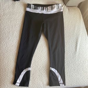 Lululemon cropped leggings for working out or running